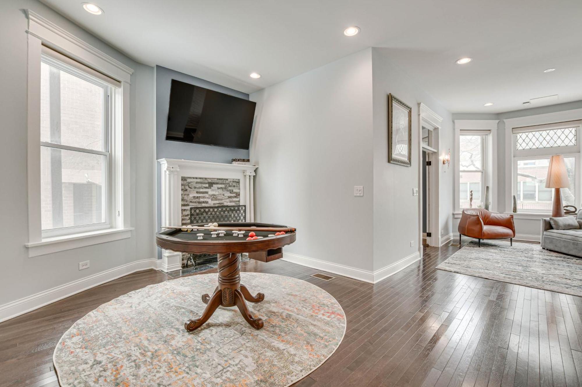 Spacious Condo With Deck About 3 Mi To Downtown Chicago! Extérieur photo